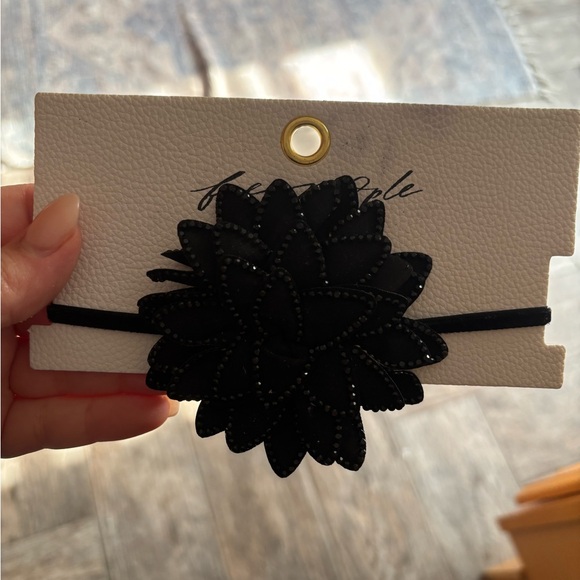 Free People Dust Till Dawn Choker Necklace Black Rhinestone Flower Embellished - Picture 13 of 15